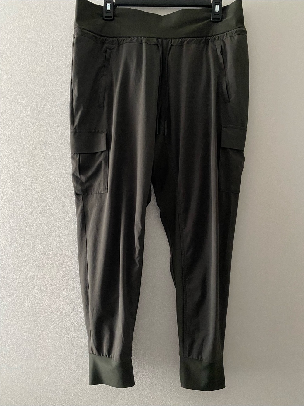 Athleta Women’s Jogger Pants Dark Green Grey Stretch Pockets Flaw Snag